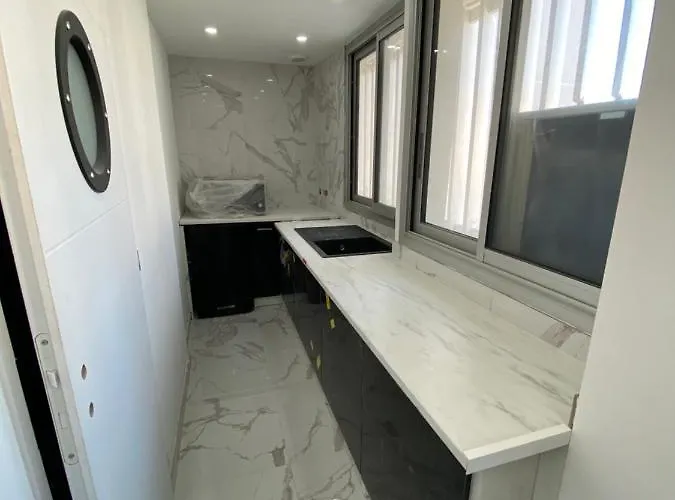 Lägenhet Centre Palais De La 100m Port Et 300m