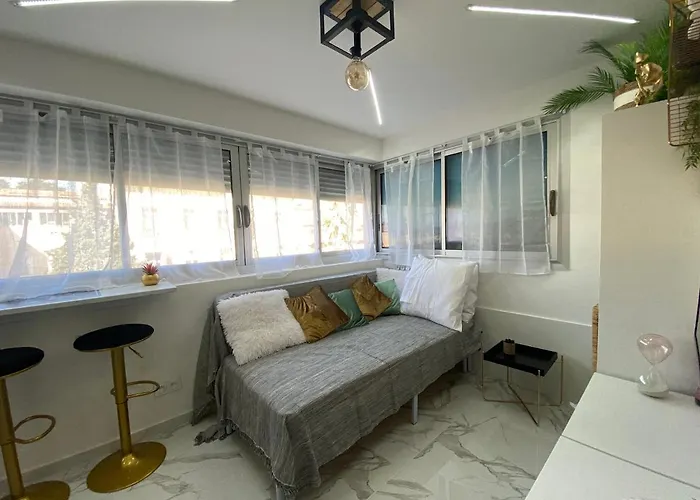 Centre Palais De La 100m Port Et 300m